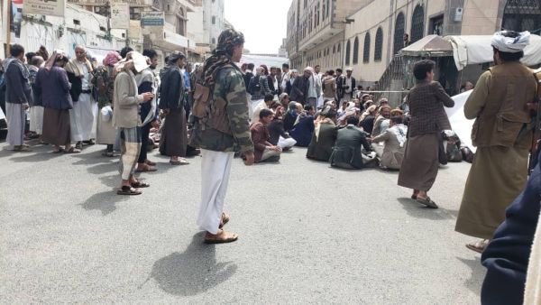  قبائل "الحيمتين" ترفض قرار الحوثيين بتأجيل القصاص بحق قاتل رجل المرور بصنعاء