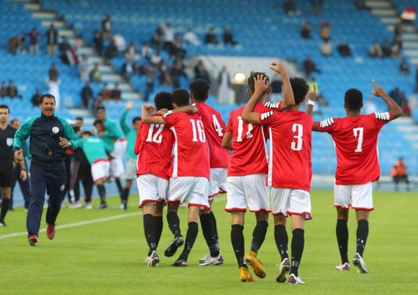 الحوثيون يكسرون يد لاعب المنتخب الوطني السابق إبراهيم النعيمي بعد 9 سنوات من الاختطاف