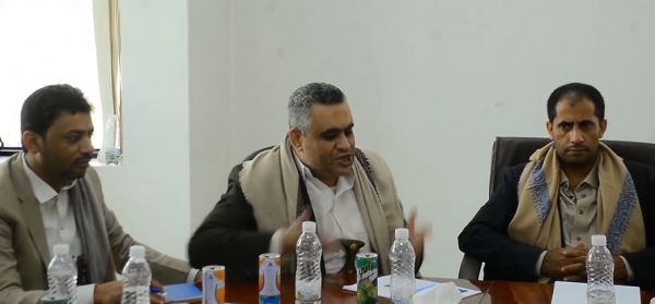 رجال الأعمال غاضبون في صنعاء.. جبايات الحوثيين تدمر استثماراتنا وهيئة الاستثمار جهة إفقار رجال الأعمال غاضبون في صنعاء.. جبايات الحوثيين تدمر استثماراتنا وهيئة الاستثمار جهة إفقار