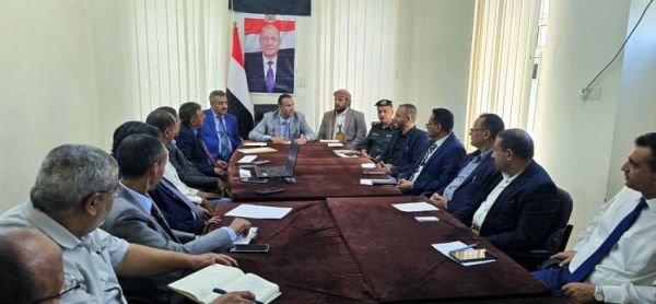 المكتب التنفيذي لأمانة العاصمة يُقر إقامة ثلاثة مخيمات طبية مجانية للنازحين