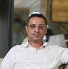 "الصحفيين اليمنيين" تدين مماطلة قوات طارق في الإفراج عن الصحفي "النزيلي" وتطالب بسرعة إطلاق سراحه