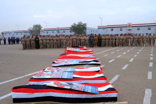 تشييع رسمي وشعبي في مأرب لجثامين عدد من شهداء القوات المسلحة ارتقوا في حضرموت (صور)