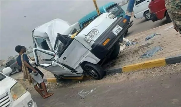 وفاة وإصابة 153 شخصا بحوادث مرورية بالمحافظات المحررة خلال أسبوعين