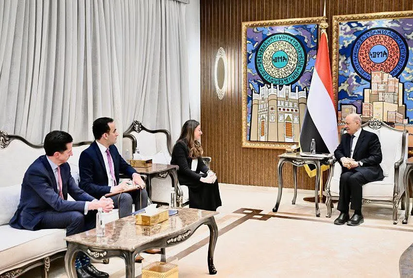 "العليمي": التعاطي مع الحوثيين كسلطة أمر واقع يعني شرعنة الحق الإلهي والعنصرية والسلاح خارج الدولة