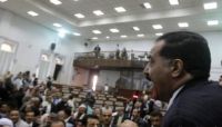مشادات واشتباكات بالأيدي في برلمان حكومة الانقلاب بصنعاء