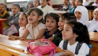 بينما الآف الأطفال يواجهون عاماً بلا"مدارس".. قيادي حوثي يدفع 7000 الف دولار مصاريف تعليم خاص لأطفاله 