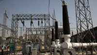 الحوثيون يبتزون تجار الكهرباء الخاصة ويرفضون إعادة التيار الحكومي (تقرير خاص)