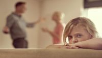 دراسة: شجار الوالدين يؤثر على عقول أطفالهم