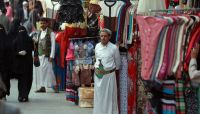ارتفاع جنوني في أسعار ملابس العيد بصنعاء والتجار يكشفون الأسباب (تقرير خاص)
