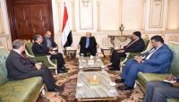 الرئيس هادي يؤكد دعم الحكومة جهود فريق الخبراء الأممي لتوثيق انتهاكات المليشيات الحوثية
