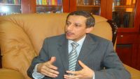 وزير التعليم الفني "الأشول" يصل "عدن" بعد إفلاته من الإقامة الجبرية بـ"صنعاء"