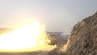 البيضاء: مدفعية الجيش تدك مواقع لمليشيات الحوثي بجبهة "الملاجم"