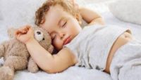 كيف تجعلين طفلك الرضيع ينام ليلاً