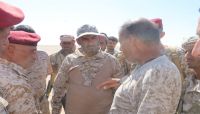 مشيداً بانتصاراتهم.. رئيس الأركان يتفقد أبطال الجيش في الخطوط الأمامية في الجوف مشيداً بانتصاراتهم.. رئيس الأركان يتفقد أبطال الجيش في الخطوط الأمامية في الجوف