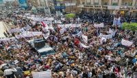 تظاهرة شعبية حاشدة في تعز للمطالبة بدعم الجيش واستكمال تحرير المحافظة