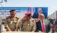 وزير الدفاع يشهد عرضًا عسكريًا في تعز ويعقد اجتماعاً باللجنة الأمنية